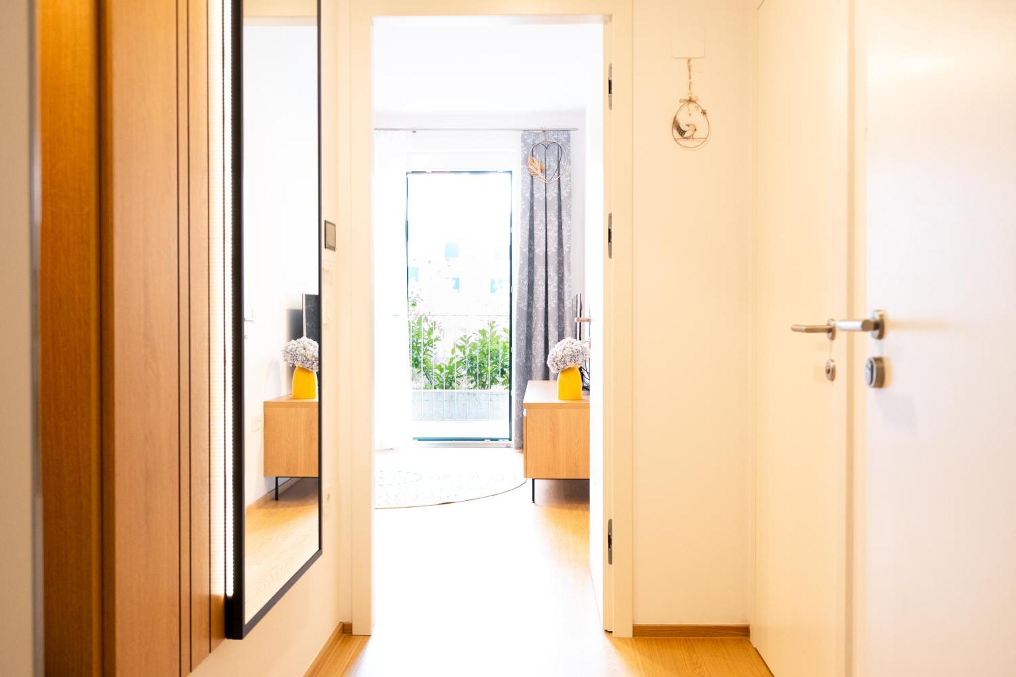 Masarykova Residence - Modern 1-Bedroom In City Center & Free Parking Ljubljana Ngoại thất bức ảnh