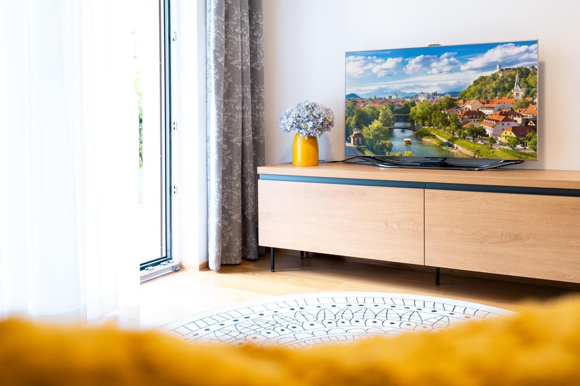 Masarykova Residence - Modern 1-Bedroom In City Center & Free Parking Ljubljana Ngoại thất bức ảnh